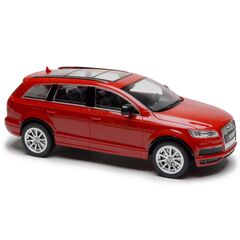 Автомобиль на р/у "Audi Q7", 32 см, на аккумуляторе, в ассортименте