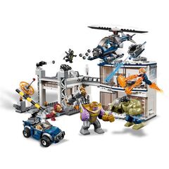 Конструктор Lepin "Битва на базе Мстителей", 783 деталей