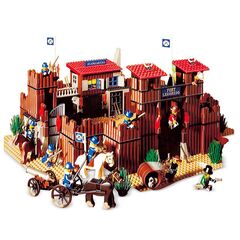 Конструктор Lepin " Форт Легоредо", 742 детали