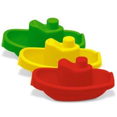 Разноцветные кораблики из пластика