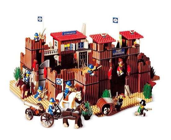 Конструктор Lepin " Форт Легоредо", 742 детали