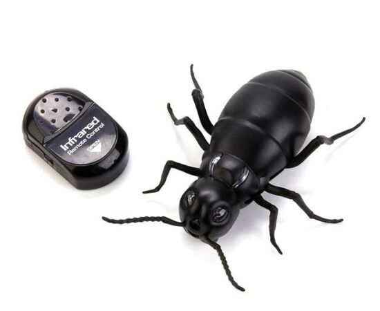 Робот-муравей на инфракрасном управлении