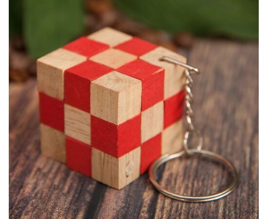 Головоломка-брелок из дерева "Кубик на резинке"