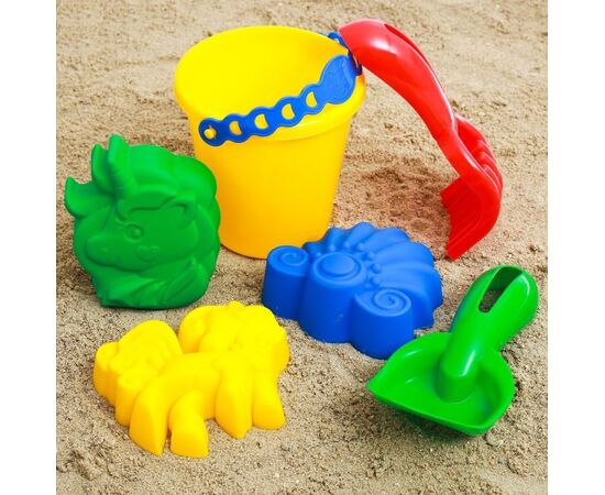 Набор для игры в песочнице (ведро, 3 формочки, грабли, совок)