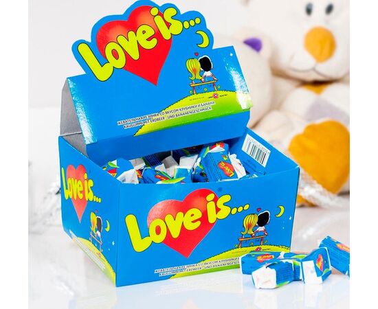 Набор жевательных резинок Love is "Банан и клубника" 100 штук